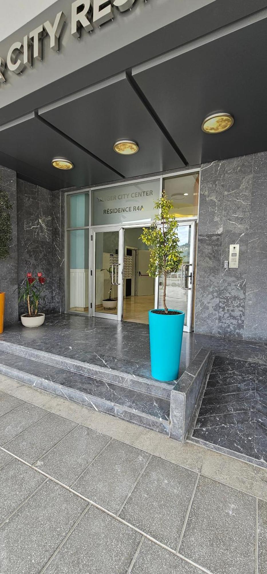 Luxury Apartment Near Tgv Station And The Beach Tanger Ngoại thất bức ảnh